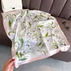 Bufanda de Seda Estilo Coreano con Estampado de Flores de Primavera Bufanda Cuadrada Chal de Alta Gama Protección Solar Bufanda para Cuello Bufanda Cuadrada Pequeña Pañuelo para la Cabeza Bufanda para Mujer