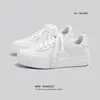 Sapatos Femininos Sapatos Brancos Femininos 2023 Primavera e Verão Respiráveis Casuais Sola Grossa Aumentados Sapatos Esportivos Air Force One Tênis