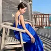 Vestido azul Klein longo sexy costas abertas justo S M Roupas de viagem para Sanya Vestido de praia super fada