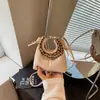 Nova Mini Bolsa Transversal Vermelha Retrô 2026 para Mulheres, Bolsa de Renda para Batom com Design de Nicho, Bolsa de Mão Fashion para Moedas e Pequenos Objetos