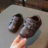 Sapatos Individuais de Couro para Bebês Meninas Primavera e Outono Sapatos de Couro para Meninas Sola Macia Sapatos para Bebês Engatinhando Crianças Estilosos Retrô Sapatos Pequenos de Couro para Meninos Modernos
