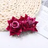 Accesorios para puestos Peine para el cabello de novia europeo y americano Doble simulación Flanela roja Rizador Peine para el cabello de rosa Tocado