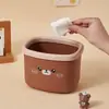 Papelera de Escritorio, Mini Cubo de Basura Lindo de Dibujos Animados para Dormitorio de Estudiante, Escritorio, Mesa de Comedor, Dormitorio, Cama, Caja Pequeña de Almacenamiento de Basura