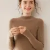 Nueva colección de otoño e invierno de suéteres de cachemira de alta gama listos para usar para mujer, suéter de punto acanalado de cuello semialto, ajuste ceñido, prendas de punto versátiles