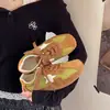 Zapatos deportivos casuales para mujer de cuero suave estilo coreano de nicho ultraligeros con patrón de estrellas, versátiles zapatos de entrenamiento alemanes, zapatos de suela gruesa para mujer estilo Forrest Gump