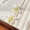Pendientes de Pétalos de Resina Blanca Delicados de Lujo Ligero Estilo Celebridad Nicho Dulces Super Hada Dos Pendientes Pendientes