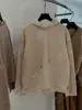 DestacadoYuran 26 Nueva Colección de Principios de Otoño: Sudadera de punto holgada con capucha, bordado de algodón nube y detalles de paneles de punto.