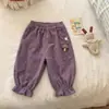 Nuevos pantalones casuales de primavera y otoño para niñas, con lindos adornos 3D, puños elásticos y un diseño elegante y largo con bordes rizados