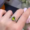 Anillo de olivino natural plata de ley s925 incrustado piedra principal tamaño 7*9mm natural soporte para pruebas outlet de fábrica