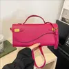 Ruien 2026 Nova Bolsa de Mão Texturizada Retrô Moda Bolsa Baguete Feminina Bolsa Transversal para o Dia a Dia