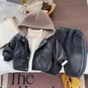 Conjunto de Roupas de Couro com Plus Veludo para Meninos Outono e Inverno Novo Estiloso Bebê Crianças Bebê Menino Roupas de Inverno Conjunto de Três Peças Espesso Quente