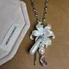 Collar de Borlas de Perlas y Flores de Lujo Ligero Estilo Francés para Mujer, Diseño de Nicho, Cadena Larga para Suéter, Accesorio de Cuello de Gama Alta