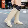 Botas de Lluvia para Mujer de Caña Alta con Longitud Extra, Elegantes Zapatos de Goma de Trabajo Antideslizantes con Suela Suave y Puños Elásticos para Sembrar Arroz