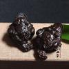 Atacado do Fabricante Óleo de Agarwood Vietnamita Sapo de Brocado de Três Pernas Ornamento de Óleo de Agarwood Peça de Mão Artesanal de Couro Preto