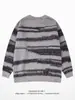 Diseño degradado estilo americano, suéter único de rayas blancas y negras con cuello redondo para hombre, simple, relajado, top de punto de corte holgado, versátil