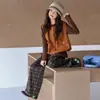 Traje para Niñas Primavera y Otoño 2026 Nuevo Elegante de Moda Chaleco de Cuero para Niños Conjunto de Tres Piezas Ropa de Otoño para Bebé Niña