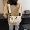 La popular bolsa de almohada Ruiying portátil de gran capacidad para el trabajo de este año, bolsa bandolera negra versátil para mujer, novedad Otoño/Invierno 2024