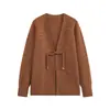 Atacado de roupas femininas transfronteiriças 2026 nova temporada outono e inverno estilo europeu e americano jaqueta cardigan longo de tricô decorado com rebites para mulheres