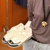 Versão Couro de Vaca Prata Estilo Chanel Sapatos de Treino Alemães Sapatos Femininos 2026 Primavera Novos Tênis Esportivos Casuais Brancos