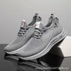 Envío directo transfronterizo nuevos zapatos casuales de punto volador para hombre estilo coreano versátiles modernos zapatillas de moda ligeras para correr zapatos de hombre