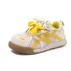 Zapatillas de Entrenamiento para Niñas 2026 Primavera y Otoño Nuevos Zapatos de Moda Transpirables de Malla Tenis Blancos para Niños Zapatos Deportivos para Niños