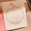 Pulsera Colgante de Mariposa de Circonita Super Brillante, Lujo Ligero, Moda de Alta Gama, Diseño Exquisito, Joyería Única y Elegante