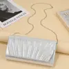 Bolsa de Noite Feminina Dourada Franzida Retrô Transfronteiriça, Bolsa Transversal Estilo Europeu e Americano, Bolsa de Noite de Alto Padrão Vazada