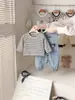 Peto de Mezclilla para Bebé Conjunto de Dos Piezas de Primavera Lindo Elegante Ropa de Exterior para Bebé Ropa Delgada de Primavera para Bebé