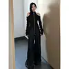 Top de Punto Corto con Escote Halter y Hombros Descubiertos Estilo Punk Oscuro Americano para Mujer en Otoño, Tejido de Punto Fresco y Elegante con Cortes
