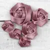 2.5- 5cm Rosa de Cinta de Poliéster Hecha a Mano Tridimensional 28 Colores DIY Ropa Tocado Pasador Decoración Accesorios