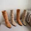 Versão em couro de vaca, bico fino retrô, salto grosso, botas western cowboy que aumentam a altura, botas de couro genuíno de cano médio, botas de ajuste justo, estilo outono/inverno feminino