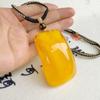 Pingente de Âmbar de Cera de Abelha Antiga Estilo Étnico Âmbar Amarelo Óleo de Frango Âmbar Sangue Âmbar Quadrado Marca Gota d'Água Colar Corrente de Suéter Masculina e Feminina Acessórios Longos