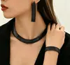 Set de Joyería con un Diseño Moderno, Elegante y Versátil en Oro, Estilo Europeo y Americano, Incluyendo Collar, Pulsera y Aretes