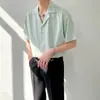 Camisa de Hombre de Manga Media Corta con Cuello Cubano, Tela con Textura de Raya Vertical, Anti-arrugas, Corte Holgado, Caída Veraniega, Camisa Holgada para Hombre