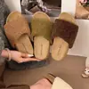 Chinelos de pelúcia com sola grossa retrô para mulheres, adequados para usar ao ar livre, novo estilo outono e inverno 2026, sapatos sem cadarço, chinelos de algodão estilo fada Birkenstock