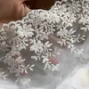 Ribete de Encaje Floral Bordado en Malla Blanca Exquisito de 16 cm de Ancho para Velos de Boda, Vestidos de Muñeca Princesa y Decoraciones de Faldas