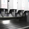 Máquina de Grabado de Cuatro Cabezales CNC Haoda Sistema Automático de Extracción de Polvo Placa Bipolar de Grafito Máquina de Grabado de Hardware de Fibra de Carbono