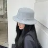 Chapéu de Tricô Quente Liso Japonês Simples para Mulheres Inverno Novo Versátil Casual Chapéu Balde Elegante Temperamento Moderno