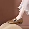 Mocassins Femininos Primavera 2026 Sapatos de Couro Macio Solado Macio Bico Redondo Boca Profunda Sapatos de Mãe