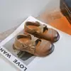 Zapatos Pequeños de Cuero Lavado Retro para Niña Estilo Nuevo Primavera/Otoño 2025 Zapatos Versátiles de Suela Suave Bajos para Niñas Zapatos de Princesa