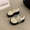 Saia com laço e sapatos pequenos de couro estilo retrô francês com sola grossa que aumentam a altura, sapatos Mary Jane pérola outono e inverno 2026 novos para mulheres