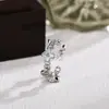Anillo Abierto de Trébol de la Suerte con Diamantes Completos de Venta Caliente en Tiktok para Mujeres, Estilo Europeo y Americano, Lujo Ligero Ins, Anillo que no se decolora