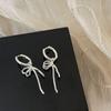 Arete de Aro Metálico con Lazo de Circonita para Mujer Diseño Nicho Personalizado Simple Combinable Elegantes Aretes