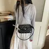 Bolso cruzado de hombro para mujer 2026 transfronterizo, nuevo y elegante, estilo nicho, con lazo, bolso de mano pequeño cuadrado de lunares de alta gama