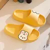 Sandalias Infantiles Nuevas de Dibujos Animados Qidashun para Niños y Niñas, Tallas 30-35, Sandalias de Zapatos Infantiles de Verano Engrosados para Uso en Casa