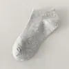 Meias Pretas de Cano Médio para Mulheres, Verão e Primavera/Outono, Resistentes ao Odor, Meias Esportivas Brancas com Faixa, Meias 100% Algodão Masculinas, Atacado do Fabricante de Zhuji