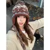 Sombrero Jacquard Bloque de Color Fair Isle Retro Lei Feng para Mujer en Invierno con Circunferencia de Cabeza Grande y Bola de Pelo Protección para Orejas Sombrero de Lana Tejido