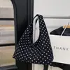 Bolsa de Ombro Minimalista Transfronteiriça com Bolinhas Texturizadas para Mulheres, Novo Modelo 2026, Bolsa de Mão/Ombro Versátil de Veludo Cotelê de Alta Qualidade