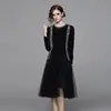 Saia de malha com ponto trançado para mulheres 2022 outono e inverno Novo Vestido interno de comprimento médio plus size vestido modelador