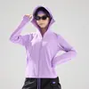 Estilo Novo de Verão Roupas com Proteção Solar para Homens e Mulheres UPF50+ Seda Gelada Leve Respirável Roupas para Pele ao Ar Livre Roupas de Proteção Solar para Casais
